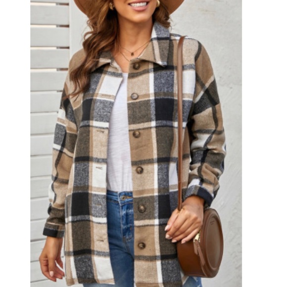 Plaid Jacket / shacket - Picture 2 of 16